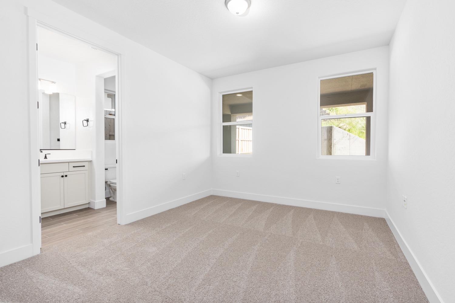 8071 Sierra Ct, Friant, CA 93626
