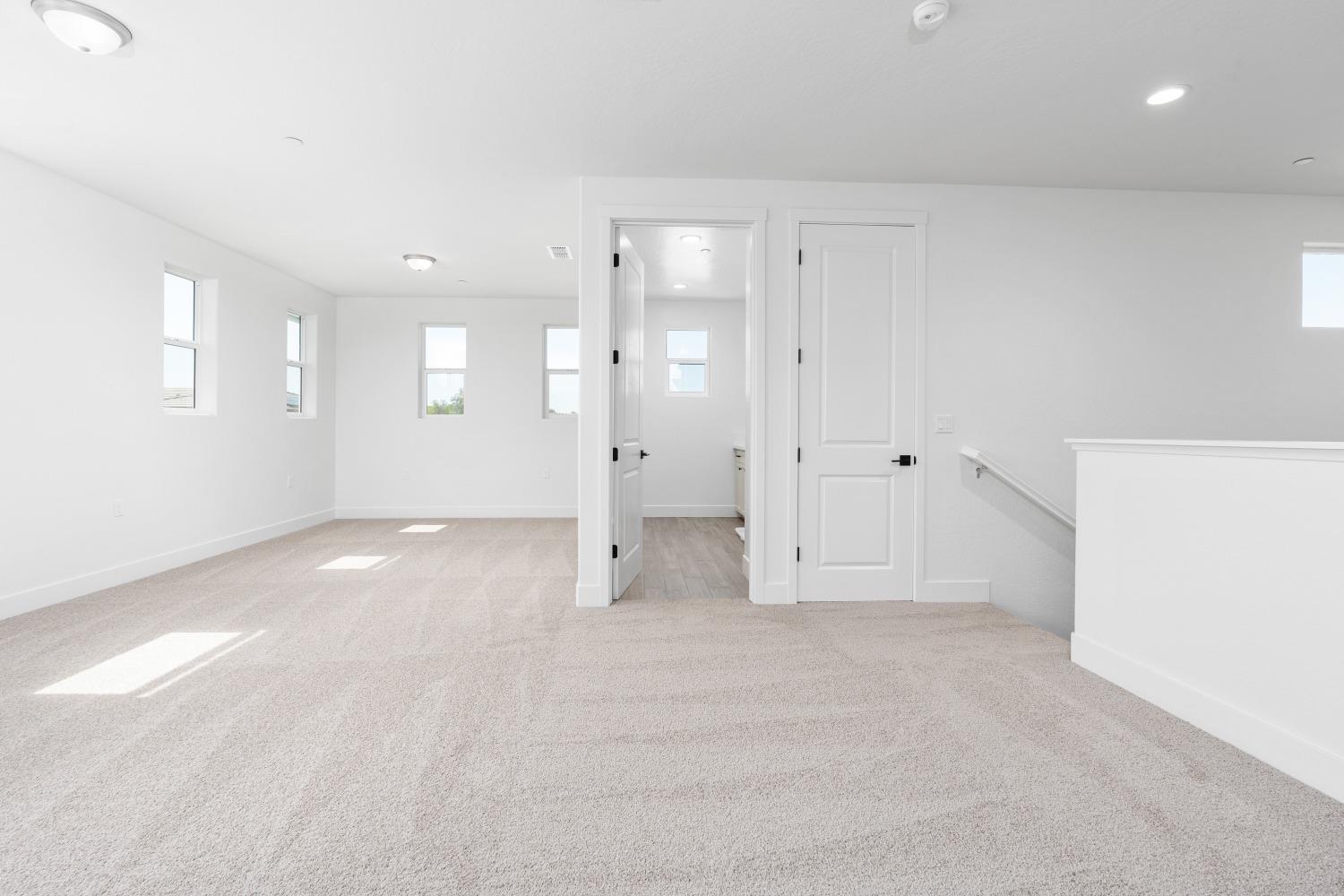 8071 Sierra Ct, Friant, CA 93626
