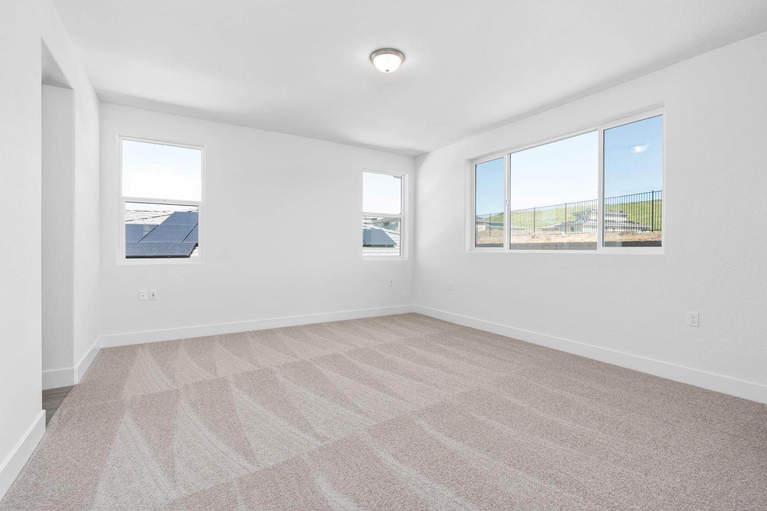 8071 Sierra Ct, Friant, CA 93626