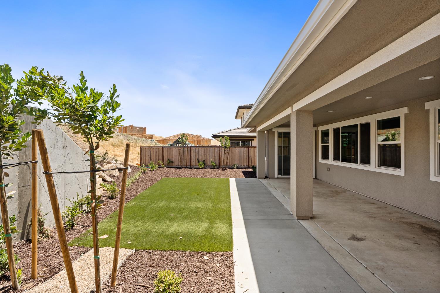 8071 Sierra Ct, Friant, CA 93626