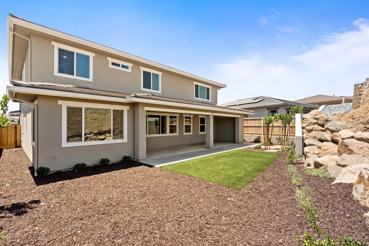 8071 Sierra Ct, Friant, CA 93626