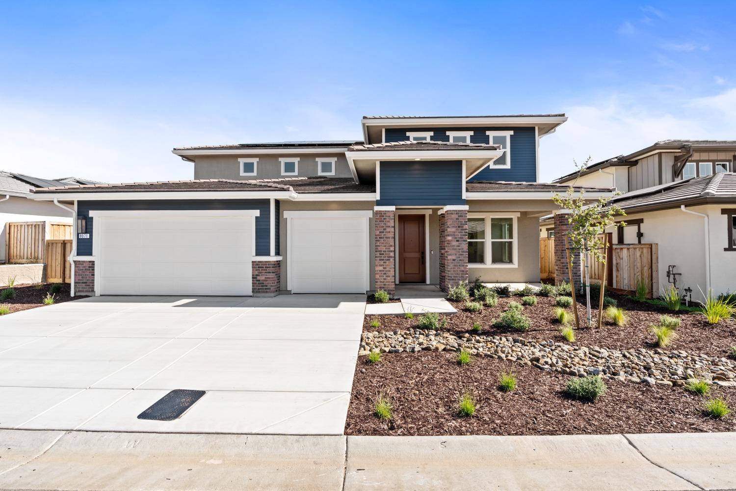 8071 Sierra Ct, Friant, CA 93626