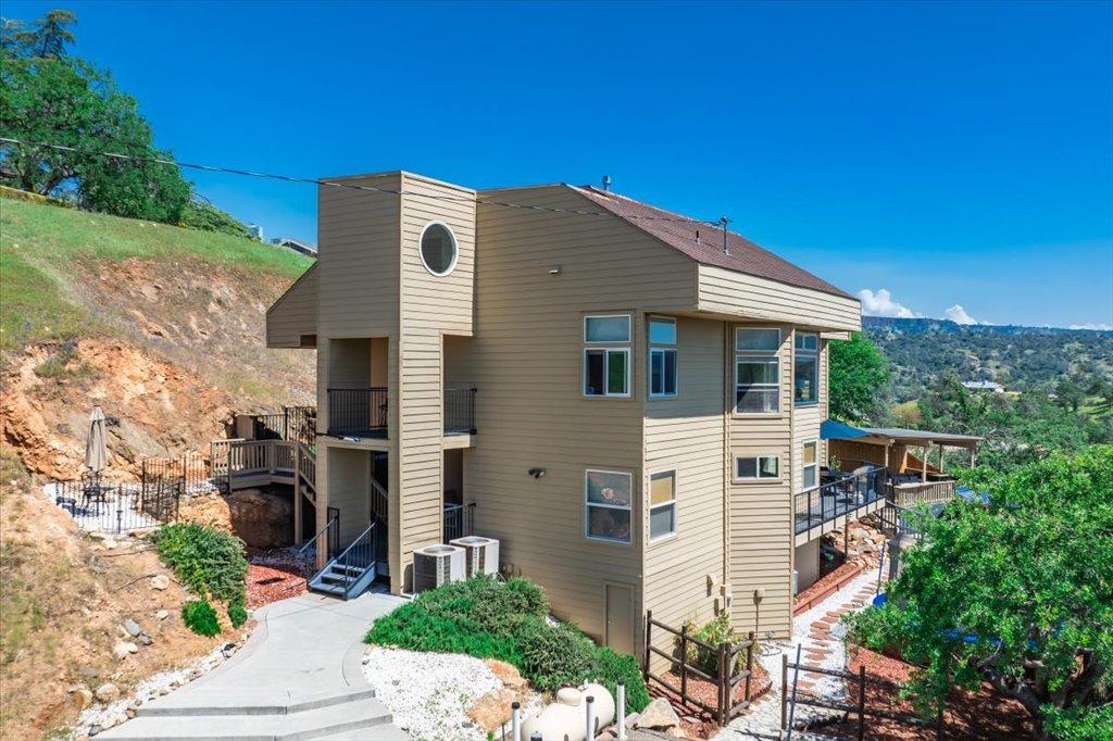 49351 Ralston Rdg, Friant, CA 93626
