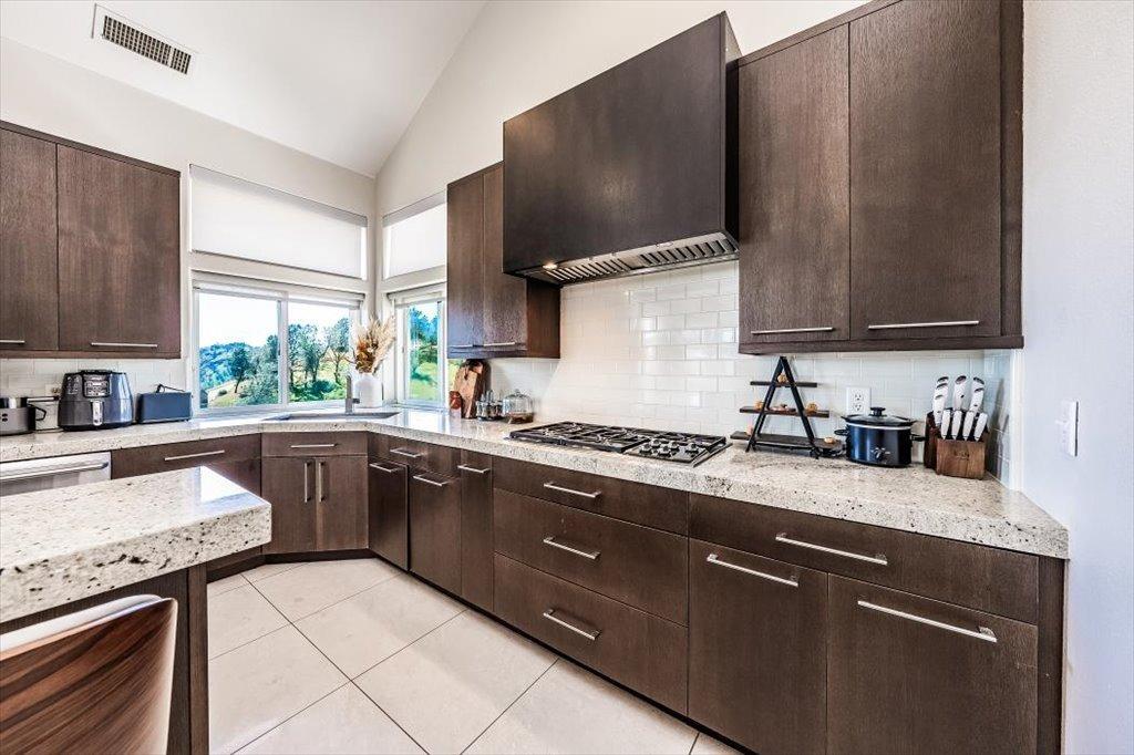 49351 Ralston Rdg, Friant, CA 93626