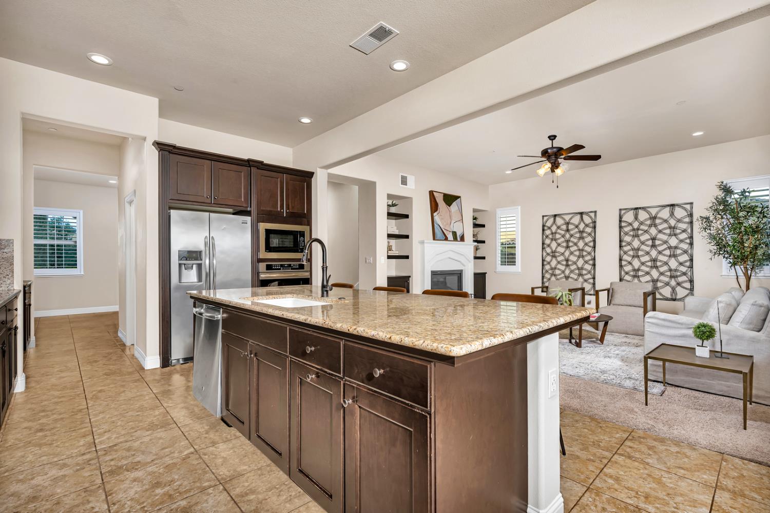 18677 Via Bellagio, Friant, CA 93626