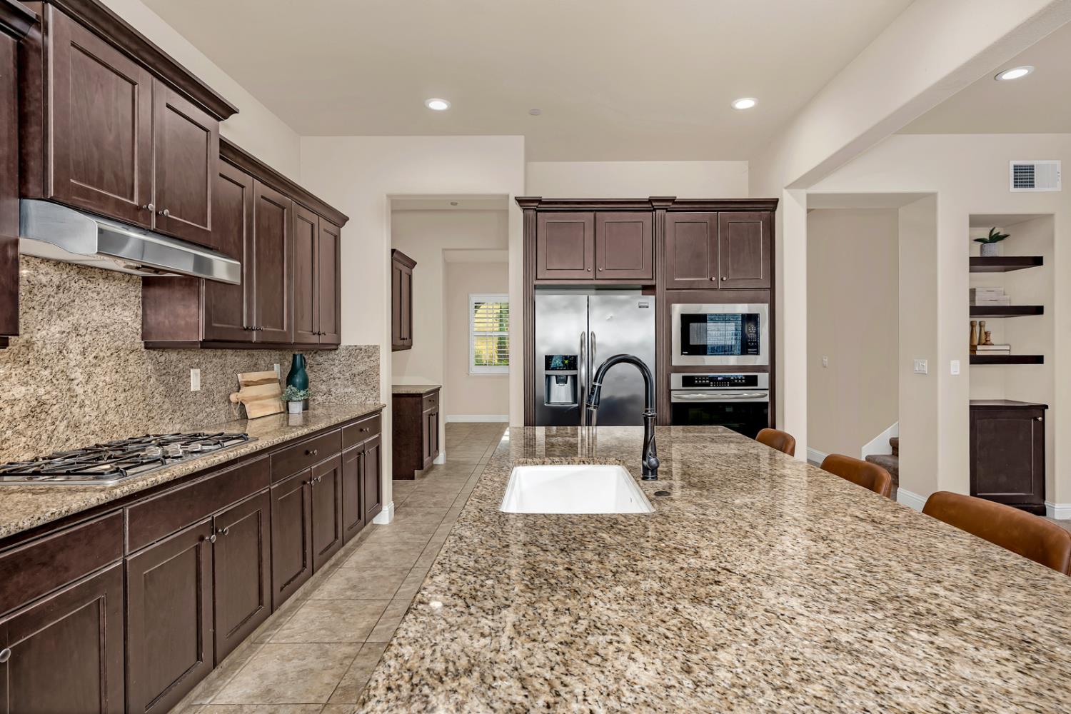 18677 Via Bellagio, Friant, CA 93626
