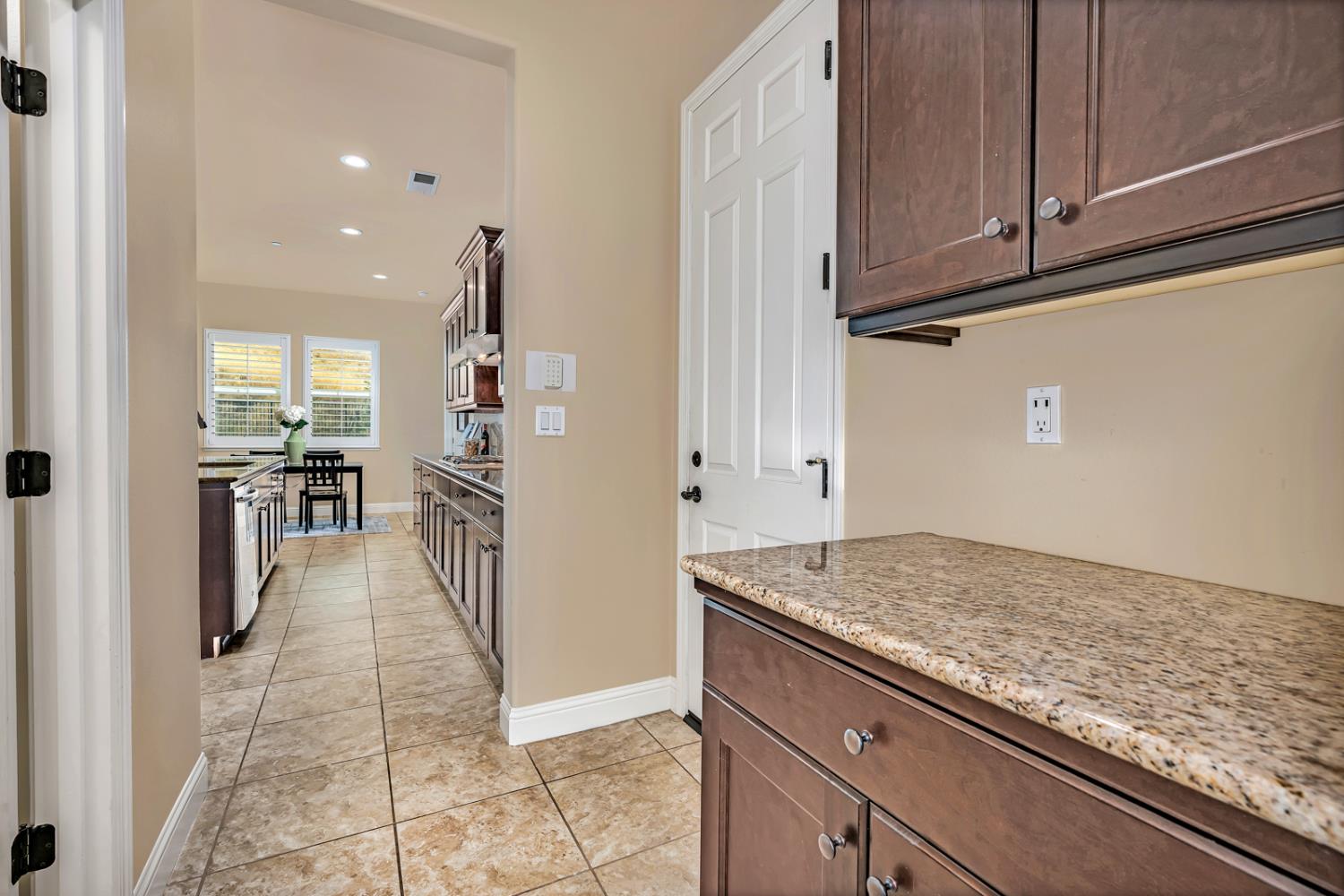 18677 Via Bellagio, Friant, CA 93626