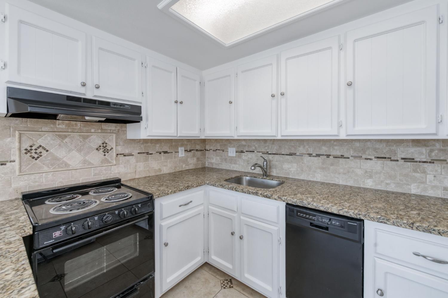 20515 Galileo Ct, Friant, CA 93626