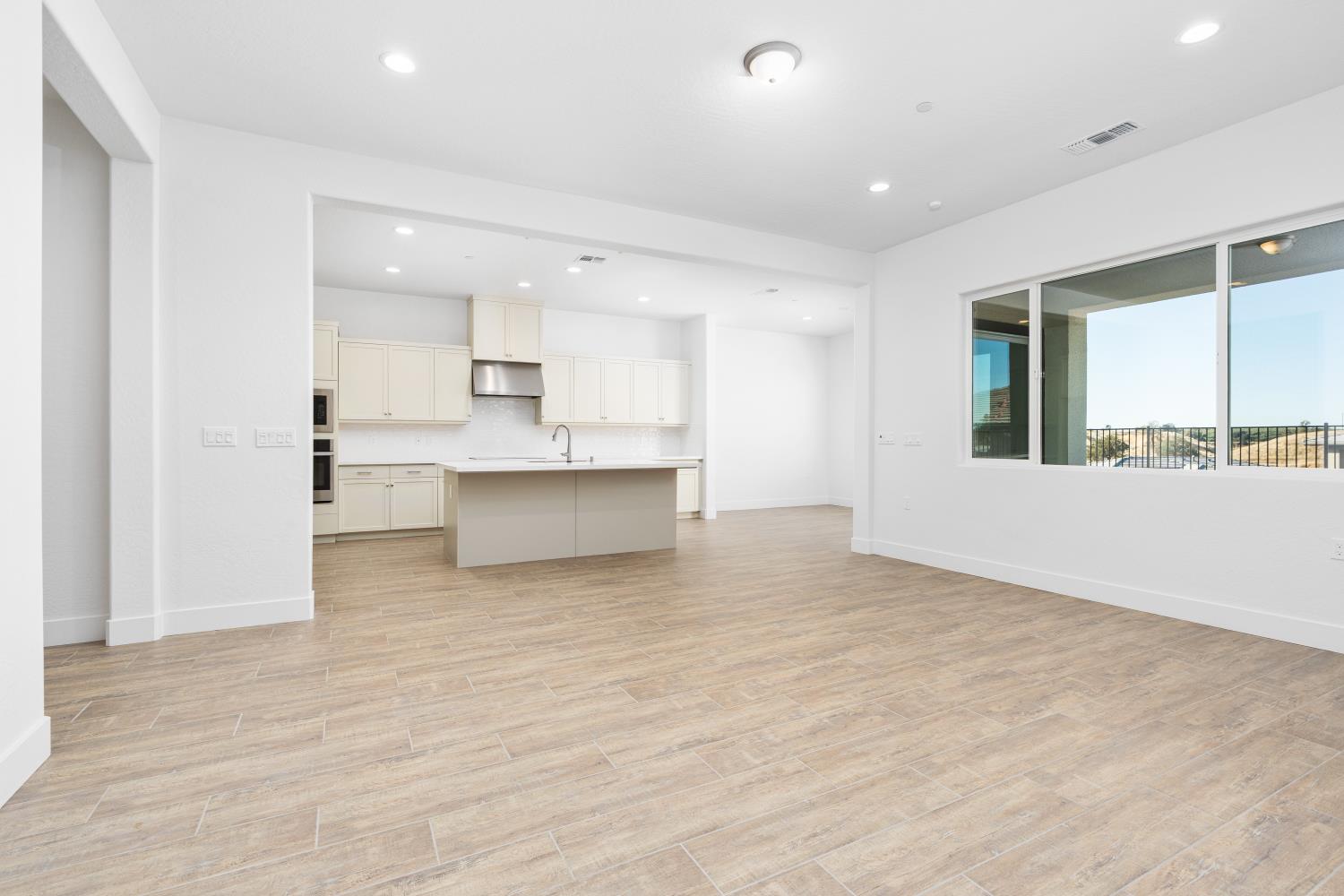 8168 Creek View, Friant, CA 93626