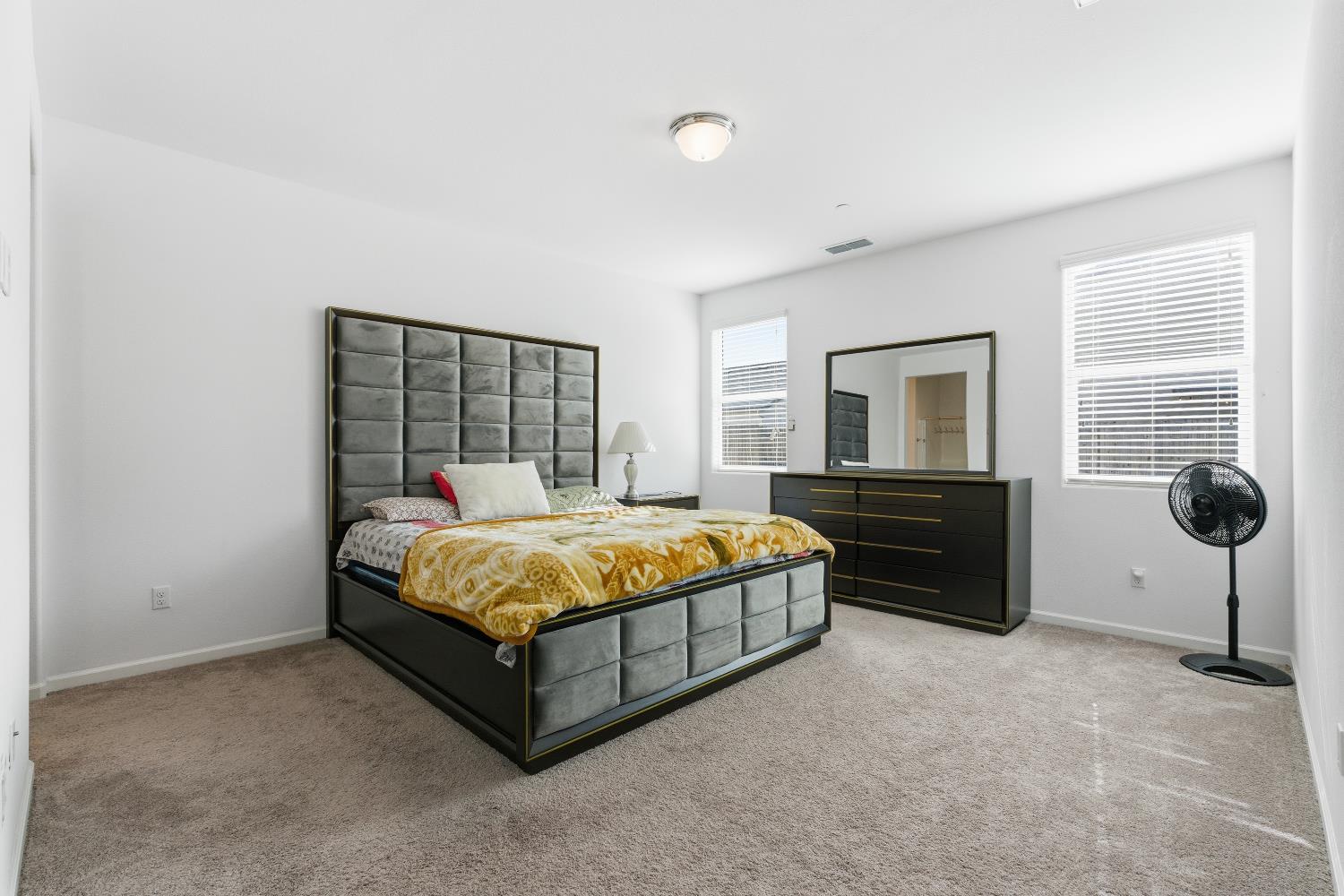 6433 W Acacia Ave, Fresno, CA 93723