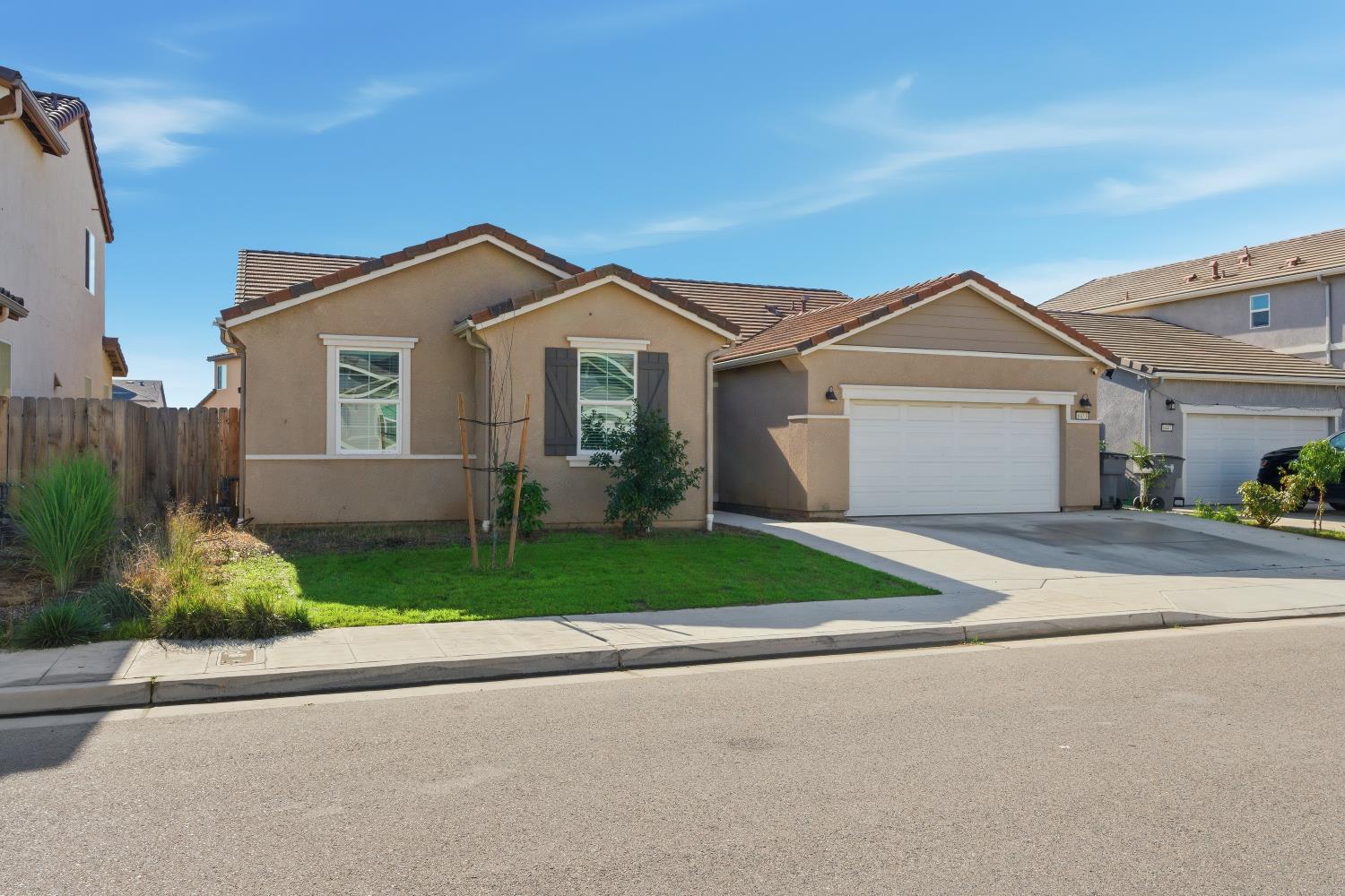 6433 W Acacia Ave, Fresno, CA 93723