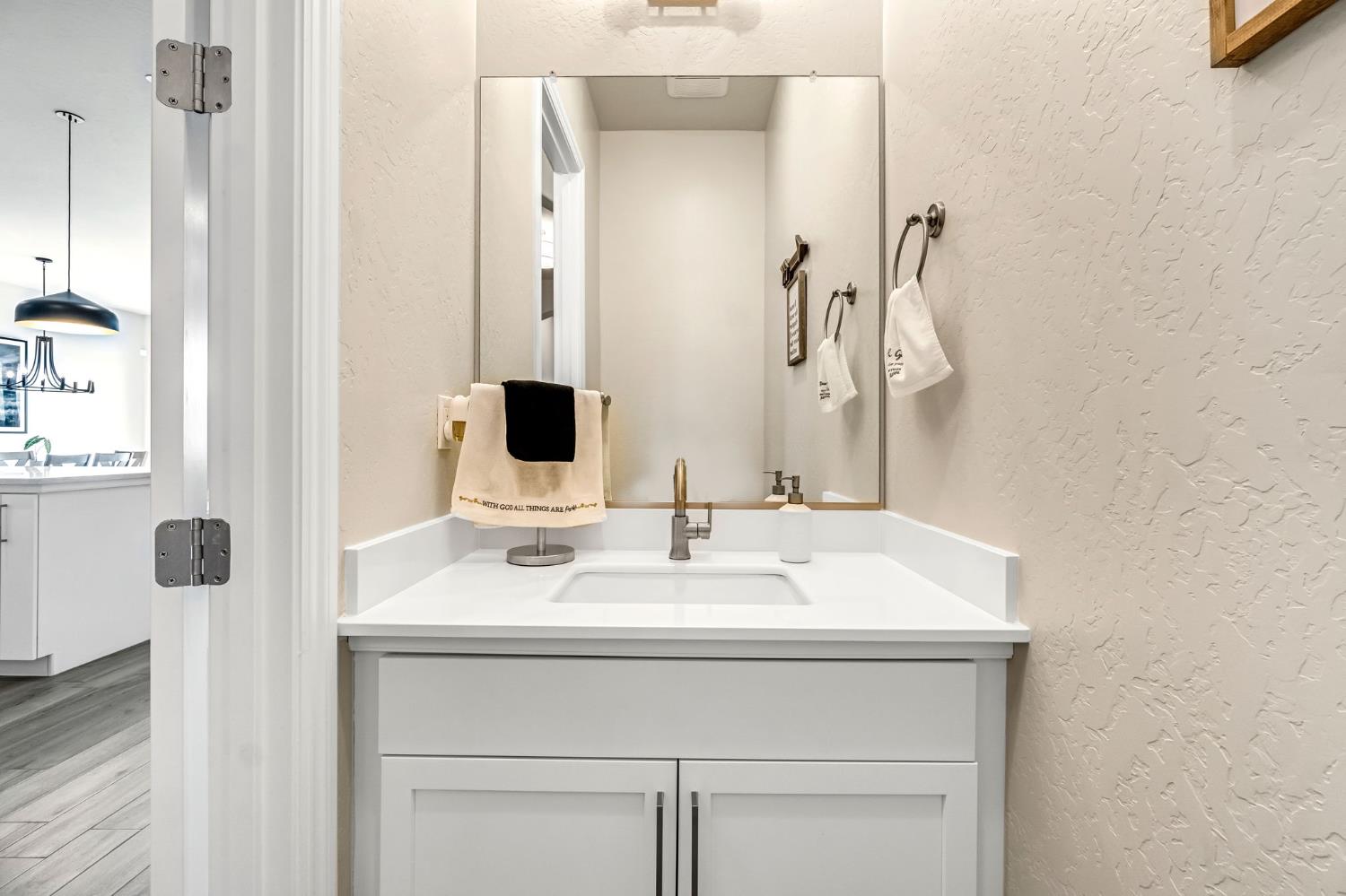 19719 Desert Willow Ln, Friant, CA 93626