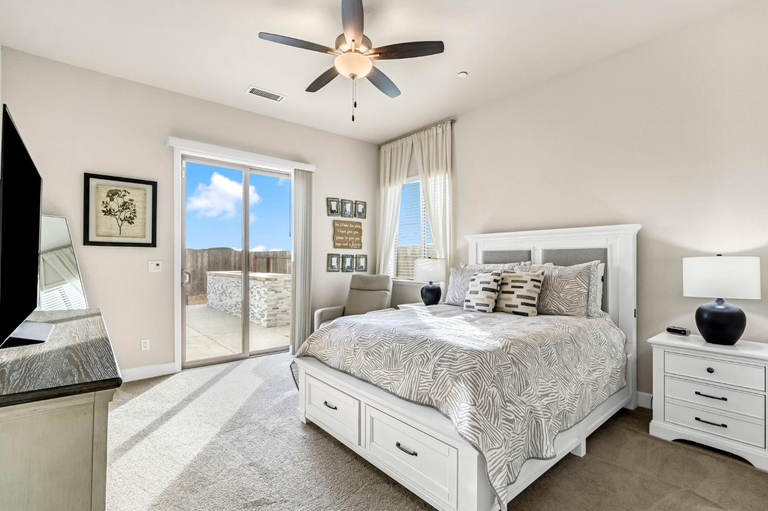 19719 Desert Willow Ln, Friant, CA 93626