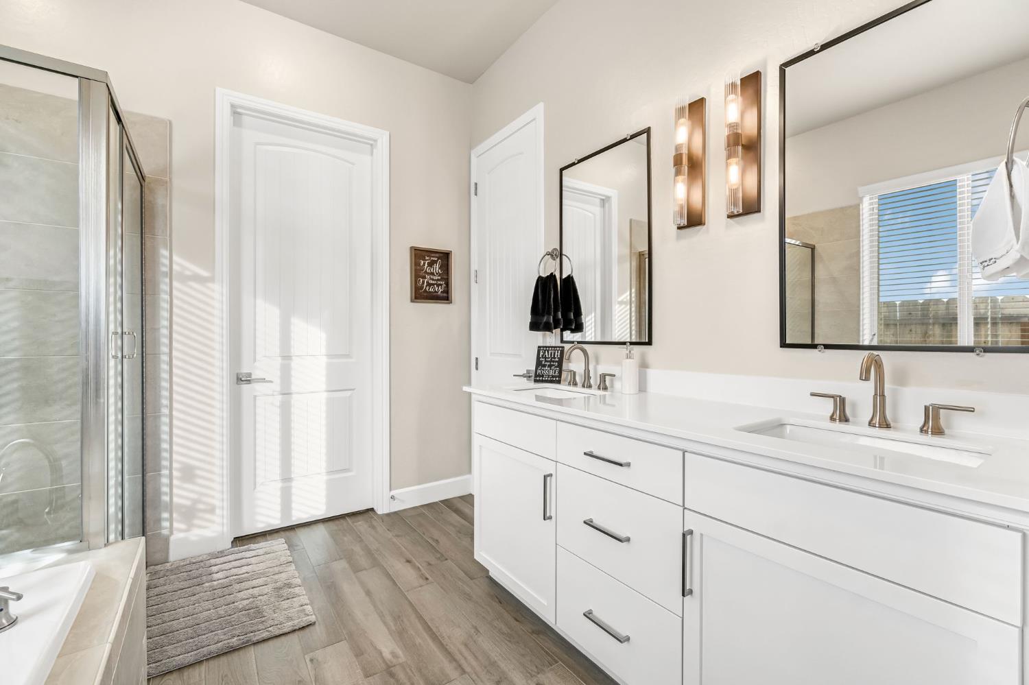 19719 Desert Willow Ln, Friant, CA 93626