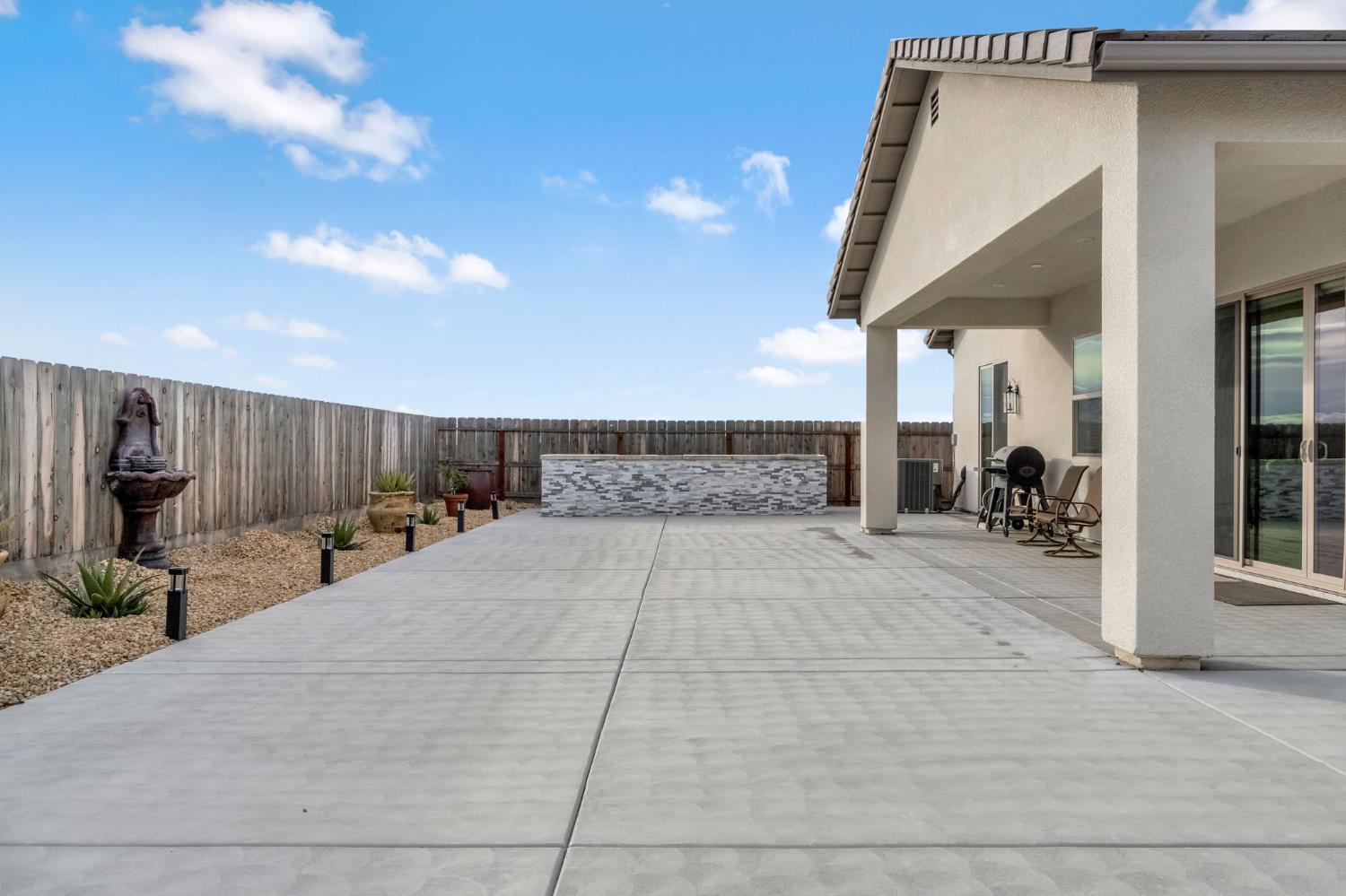 19719 Desert Willow Ln, Friant, CA 93626