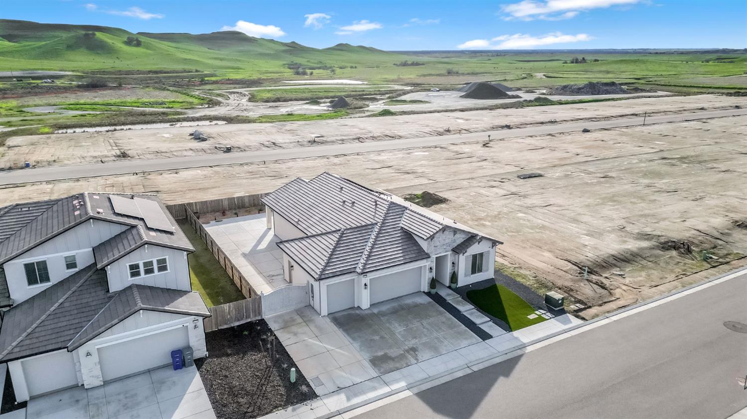 19719 Desert Willow Ln, Friant, CA 93626