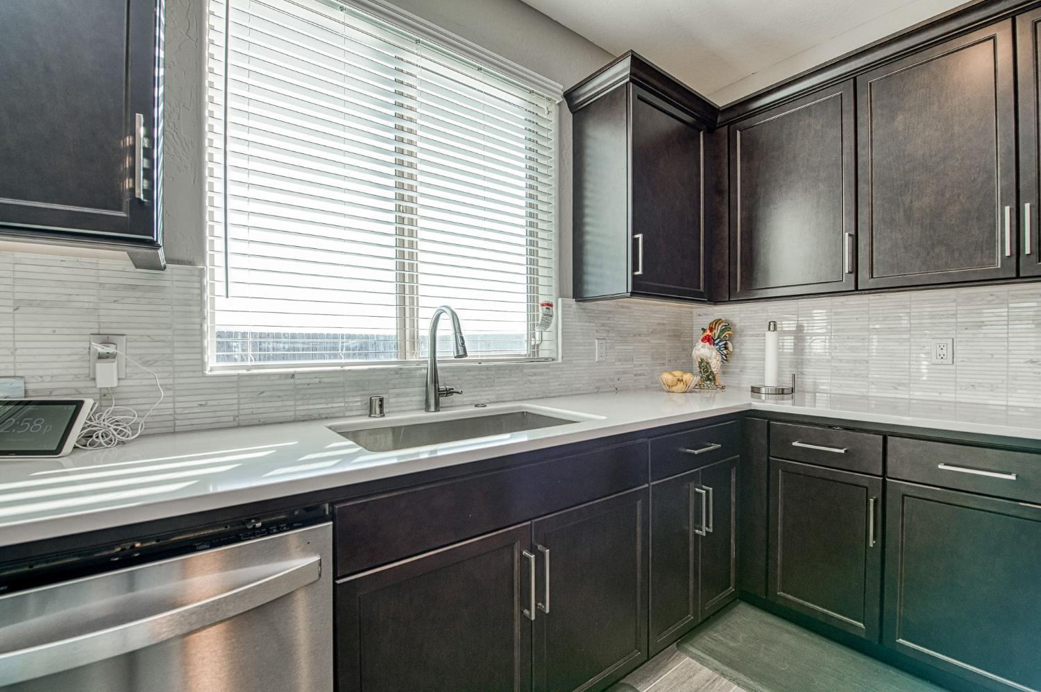 19733 Desert Willow Ln, Friant, CA 93626