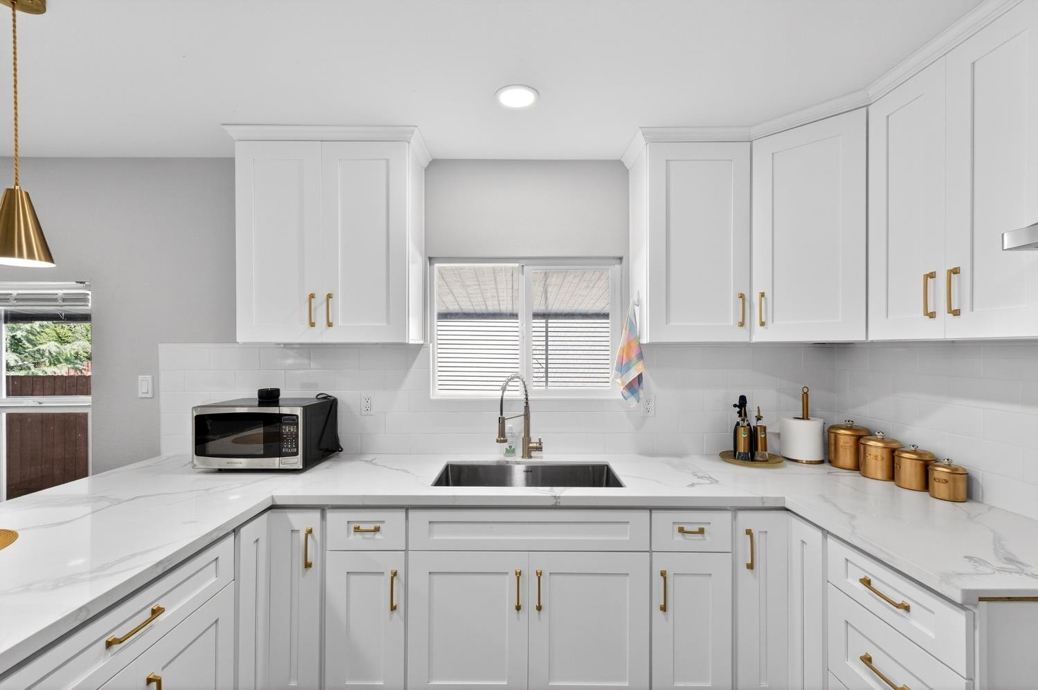 105 W Herndon Ave #SPC64, Pinedale, CA 93650