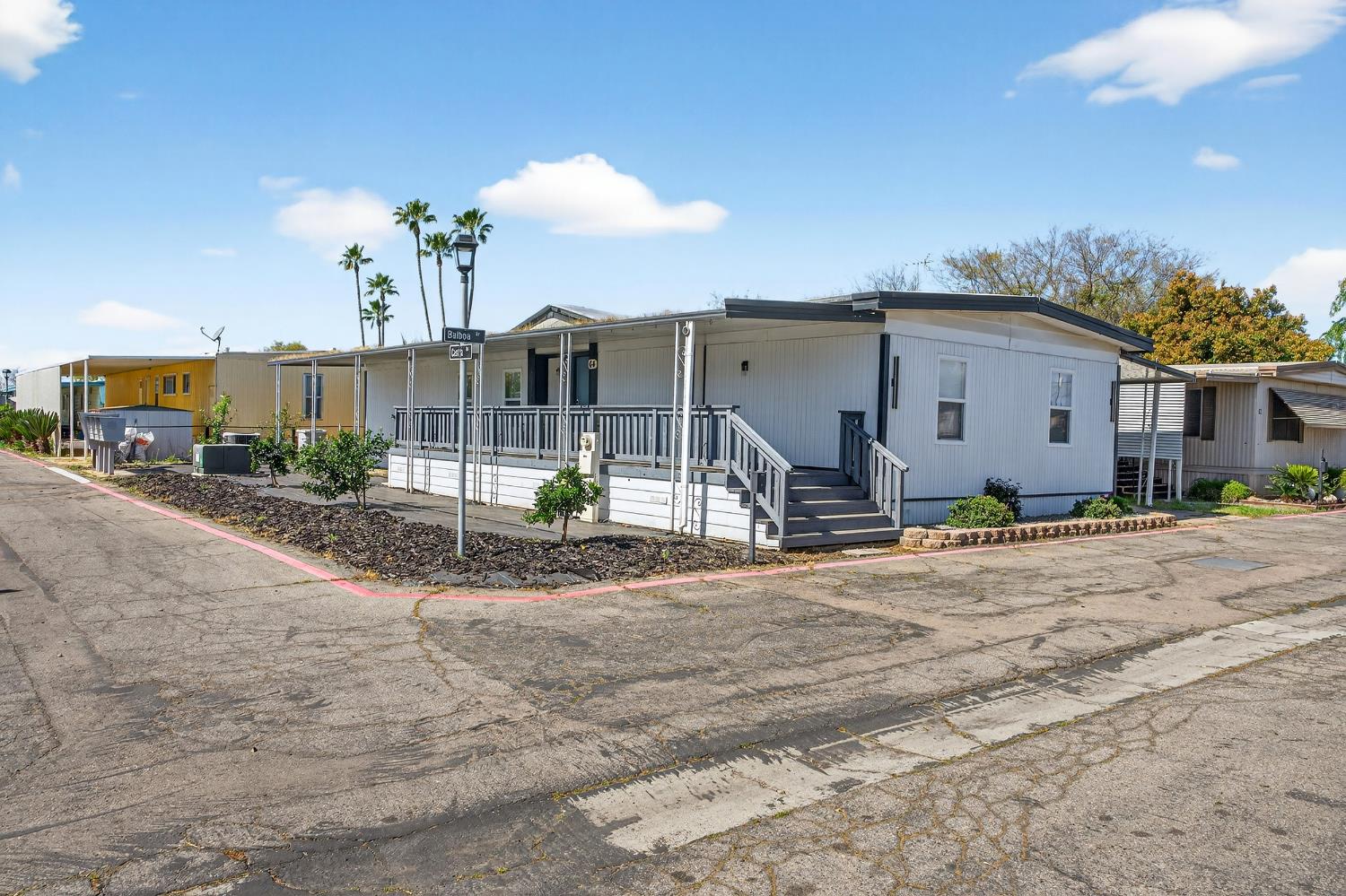 105 W Herndon Ave #SPC64, Pinedale, CA 93650