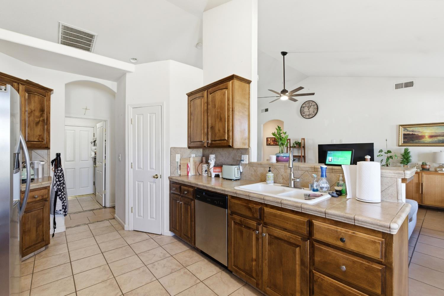 5659 N Brent Ave, Fresno, CA 93723