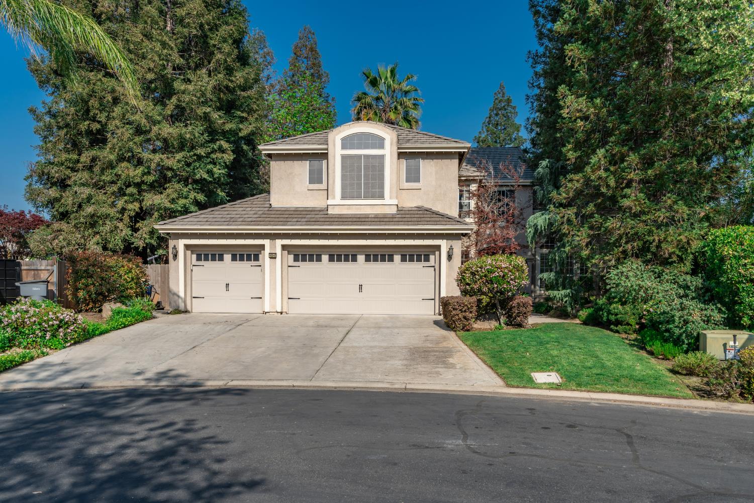 10340 N Sinclair Cir, Fresno, CA 93730