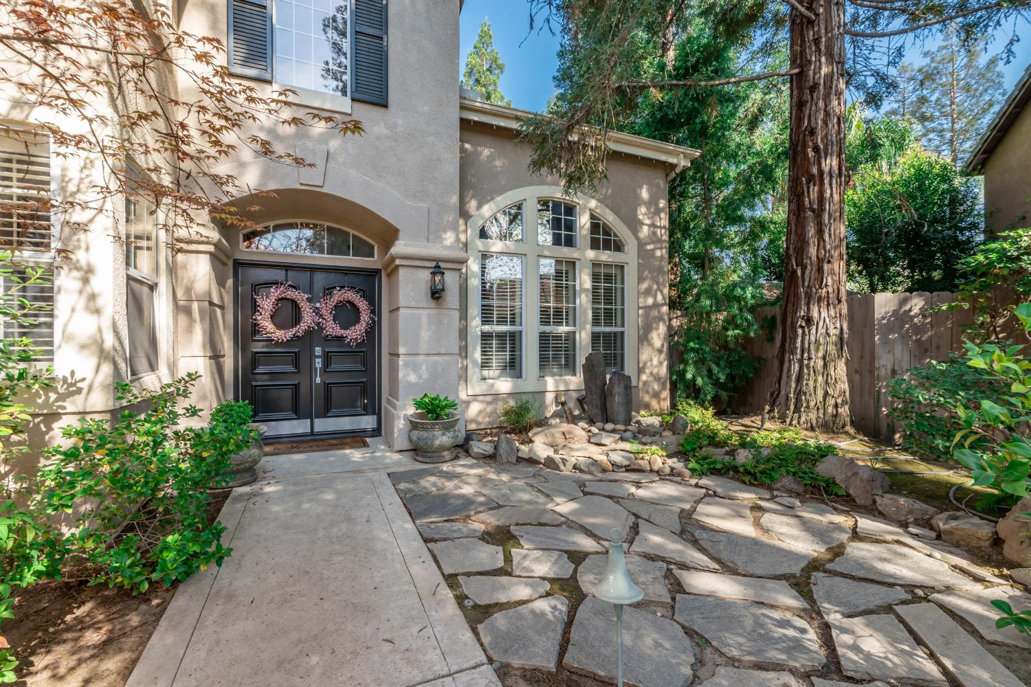 10340 N Sinclair Cir, Fresno, CA 93730