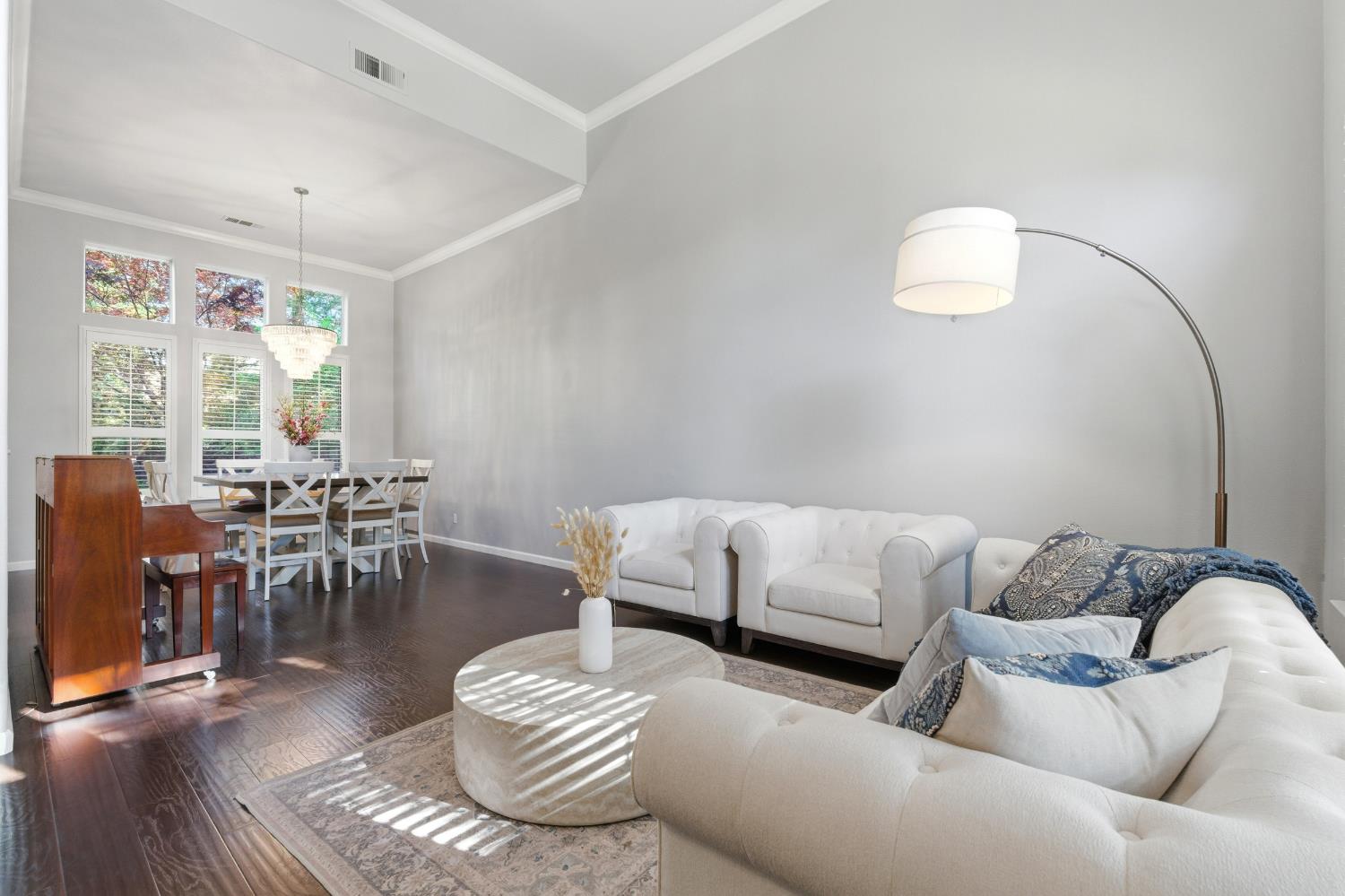 10340 N Sinclair Cir, Fresno, CA 93730