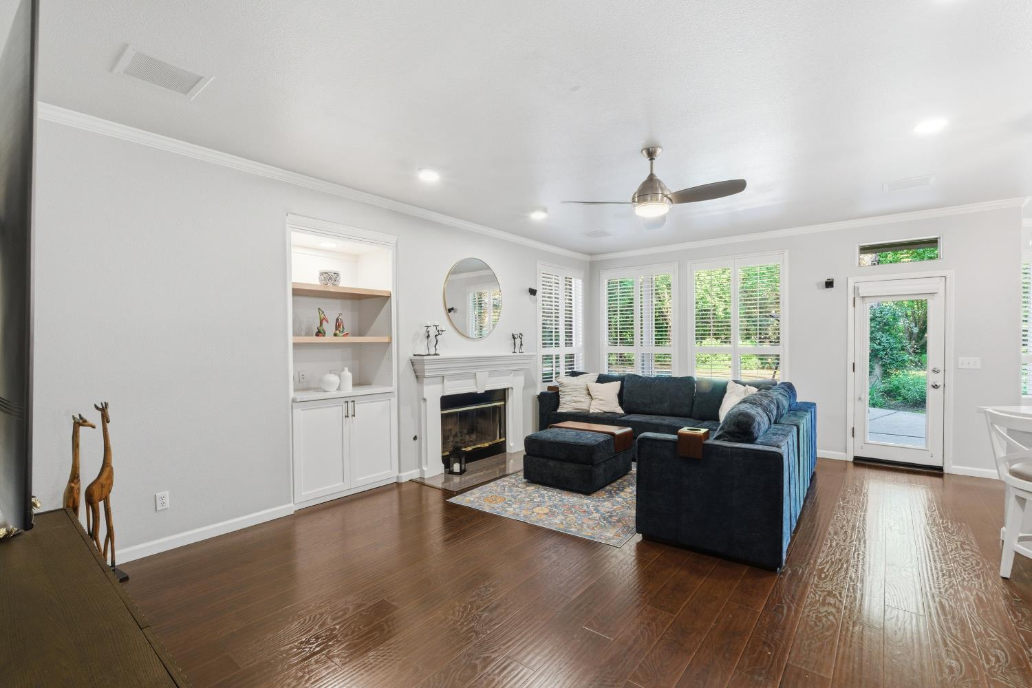 10340 N Sinclair Cir, Fresno, CA 93730