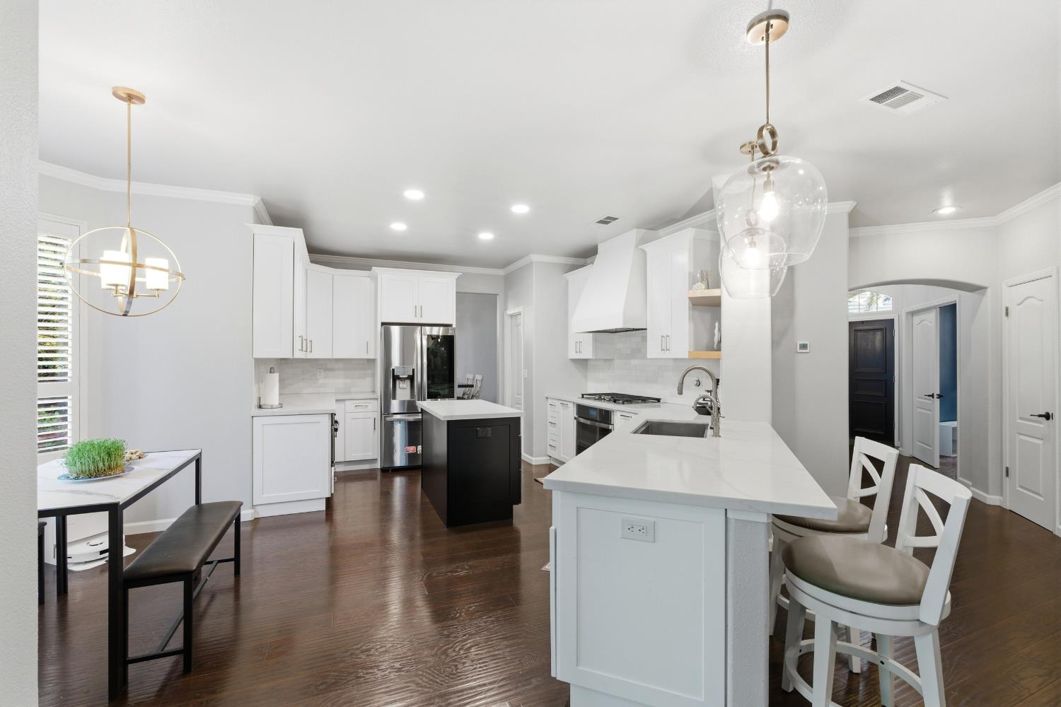 10340 N Sinclair Cir, Fresno, CA 93730