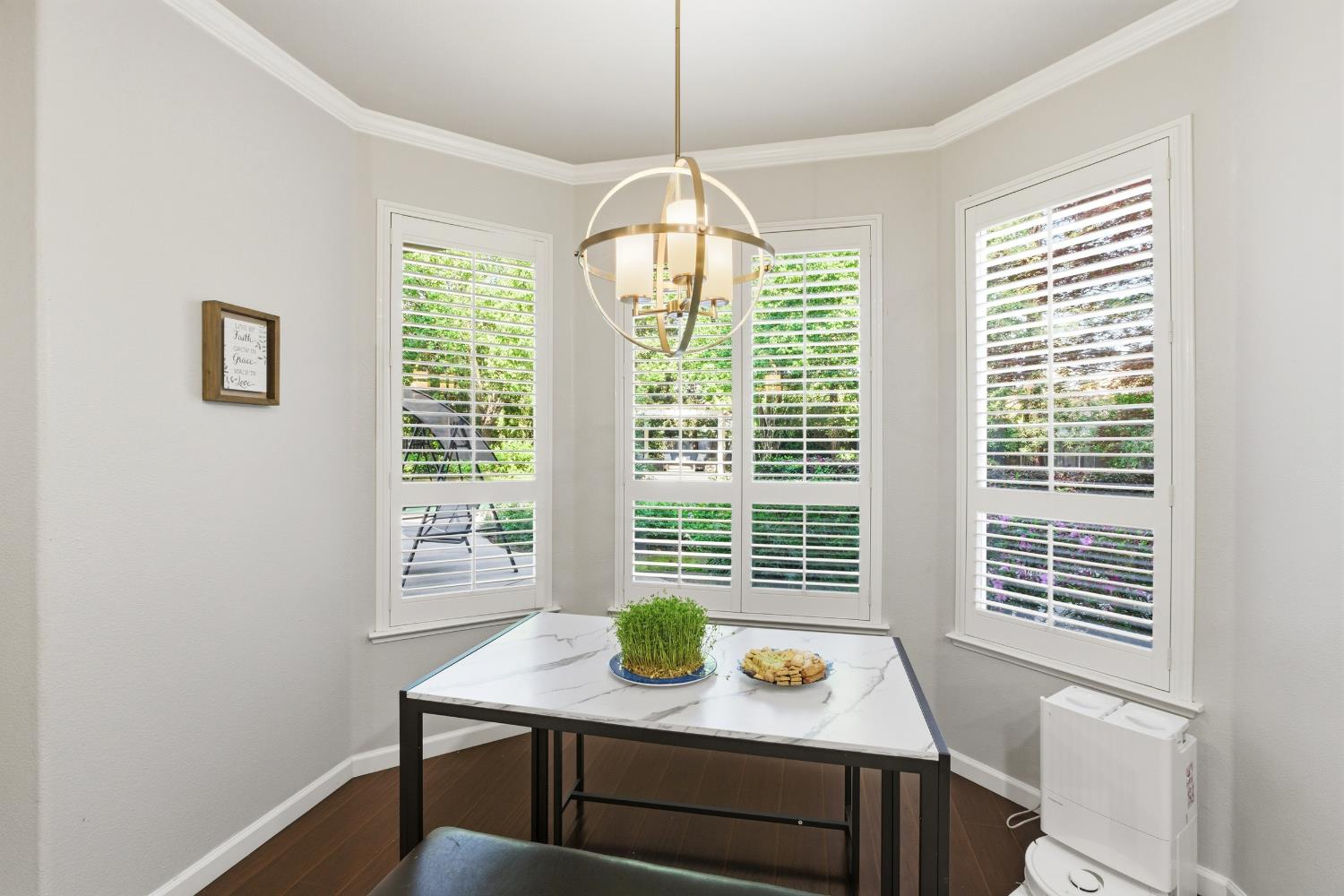 10340 N Sinclair Cir, Fresno, CA 93730