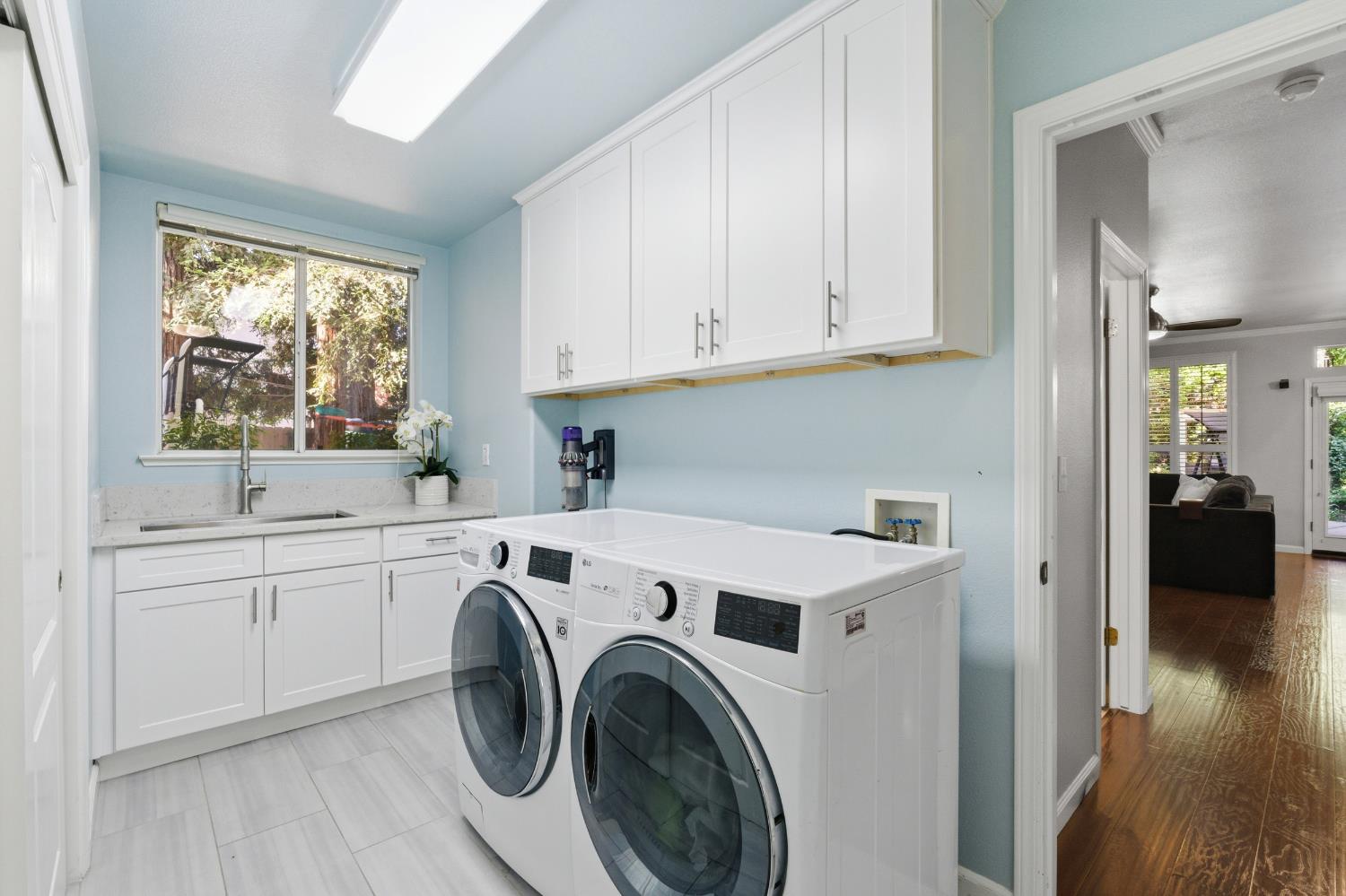 10340 N Sinclair Cir, Fresno, CA 93730