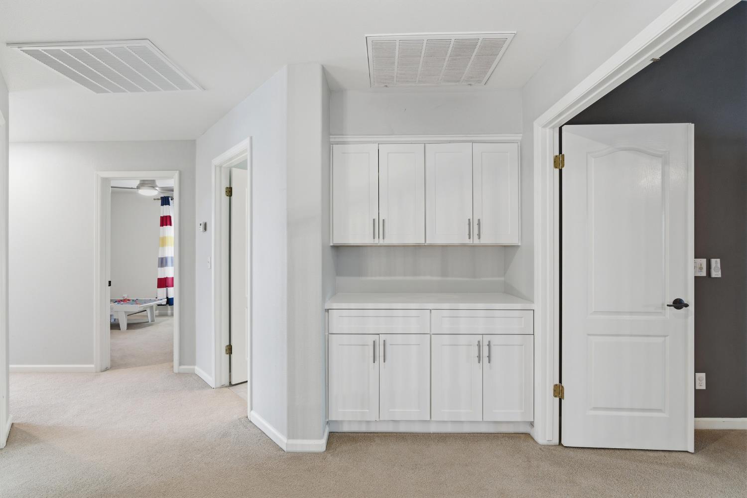 10340 N Sinclair Cir, Fresno, CA 93730