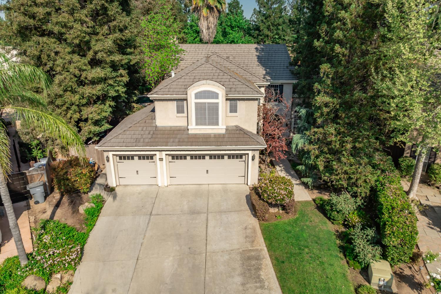 10340 N Sinclair Cir, Fresno, CA 93730