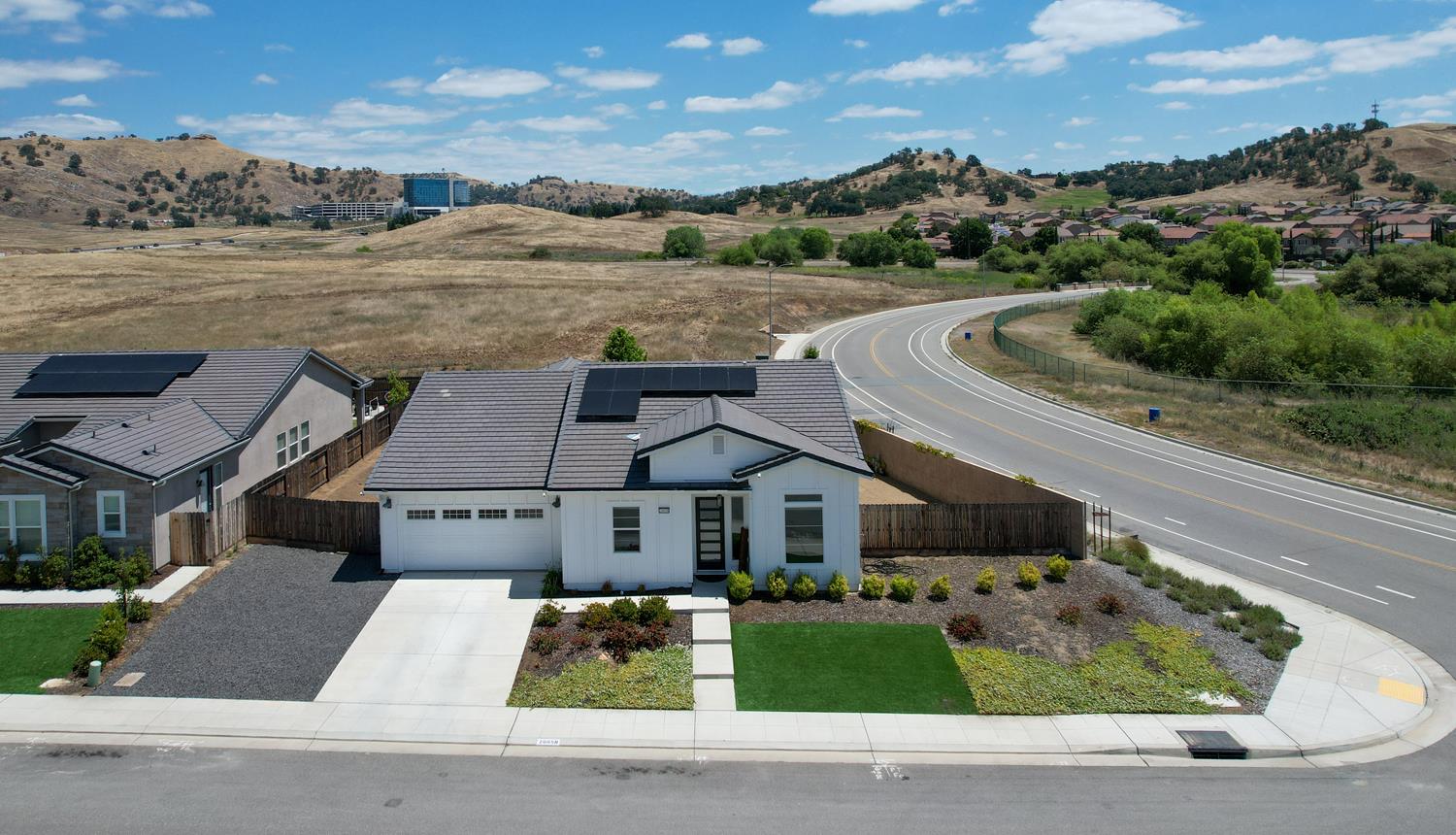 20058 Sunset Dr, Friant, CA 93626
