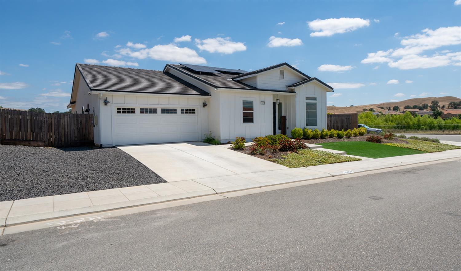 20058 Sunset Dr, Friant, CA 93626