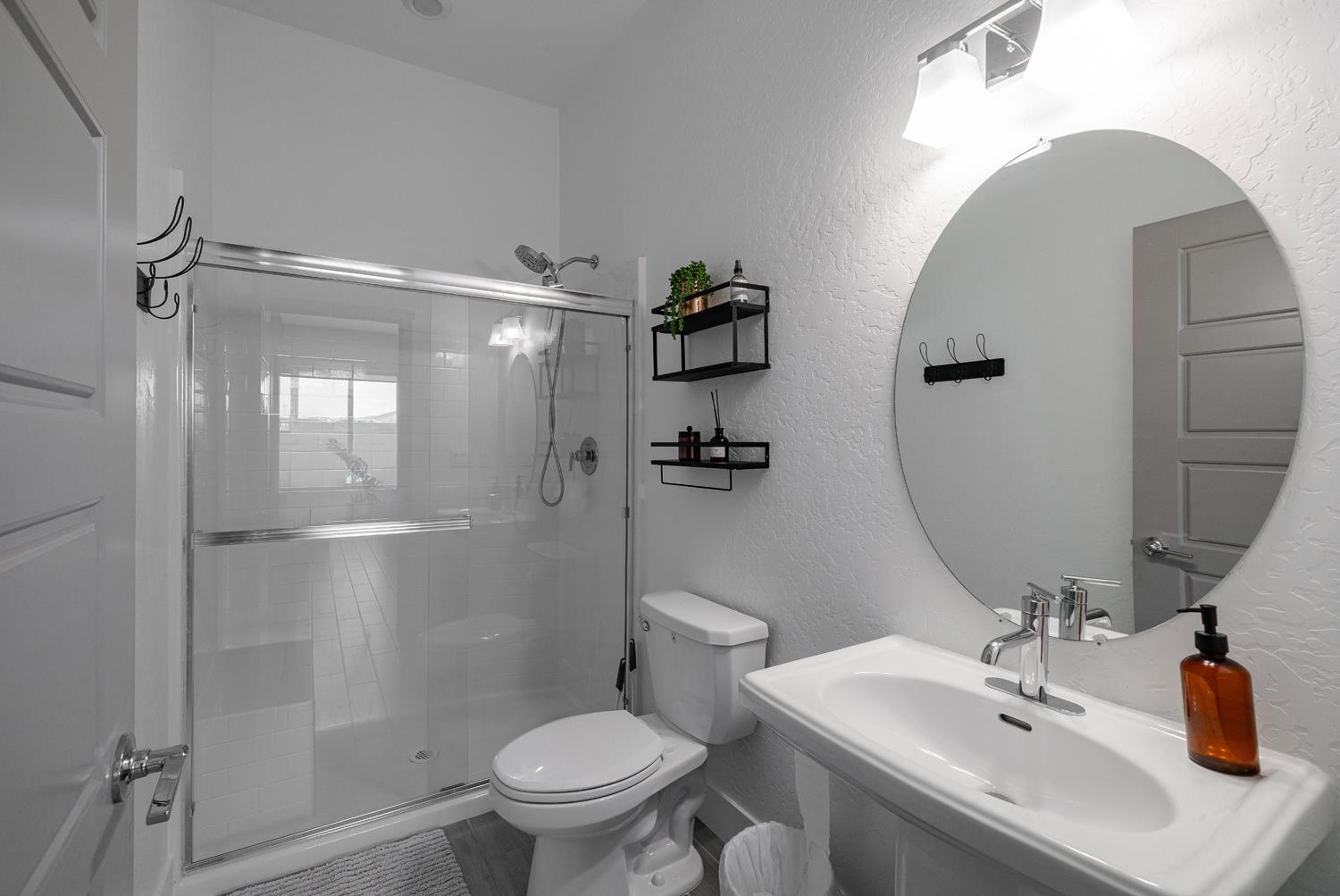 20058 Sunset Dr, Friant, CA 93626