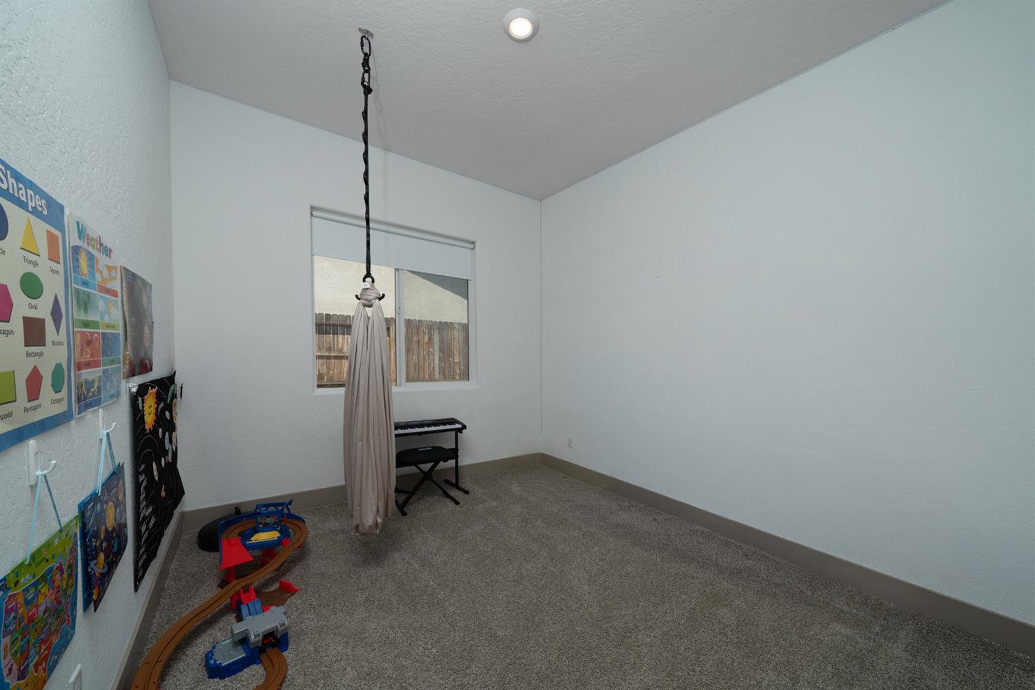20058 Sunset Dr, Friant, CA 93626