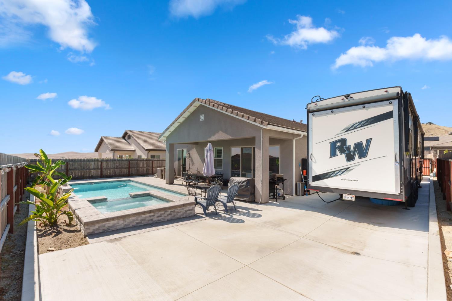 19719 Goldfield Ln, Friant, CA 93626